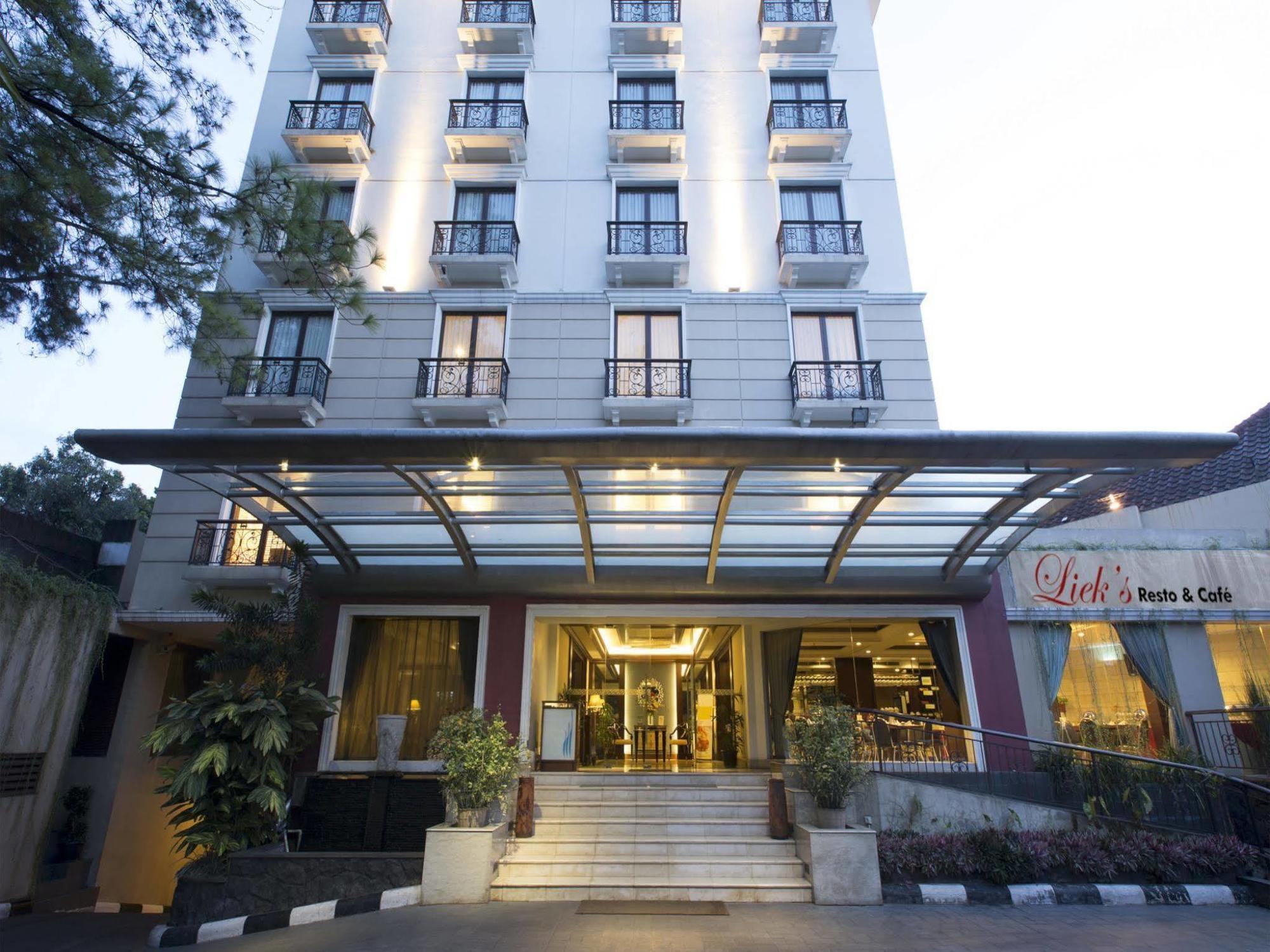 Asmila Boutique Hotel Bandung Zewnętrze zdjęcie