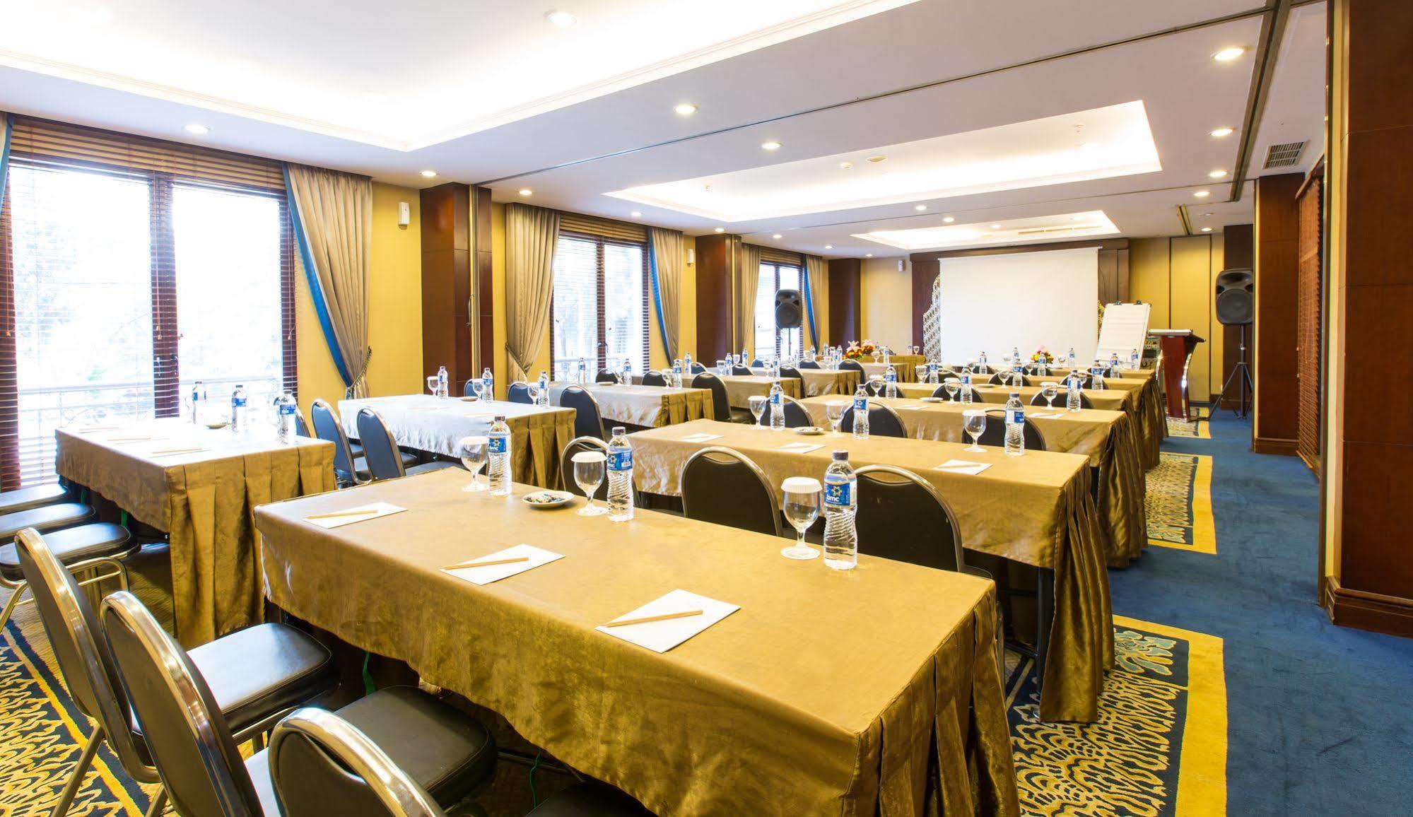 Asmila Boutique Hotel Bandung Zewnętrze zdjęcie